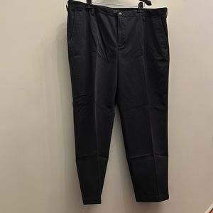 Men’s Van Heusen pants/chinos. Black. Size 44/29